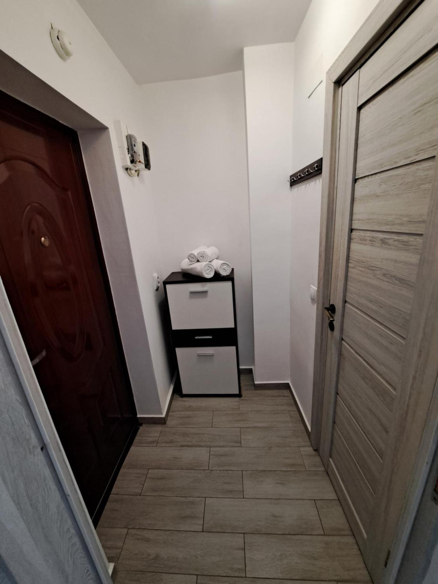 Garsoniera La Bulevard Braşov Exteriör bild