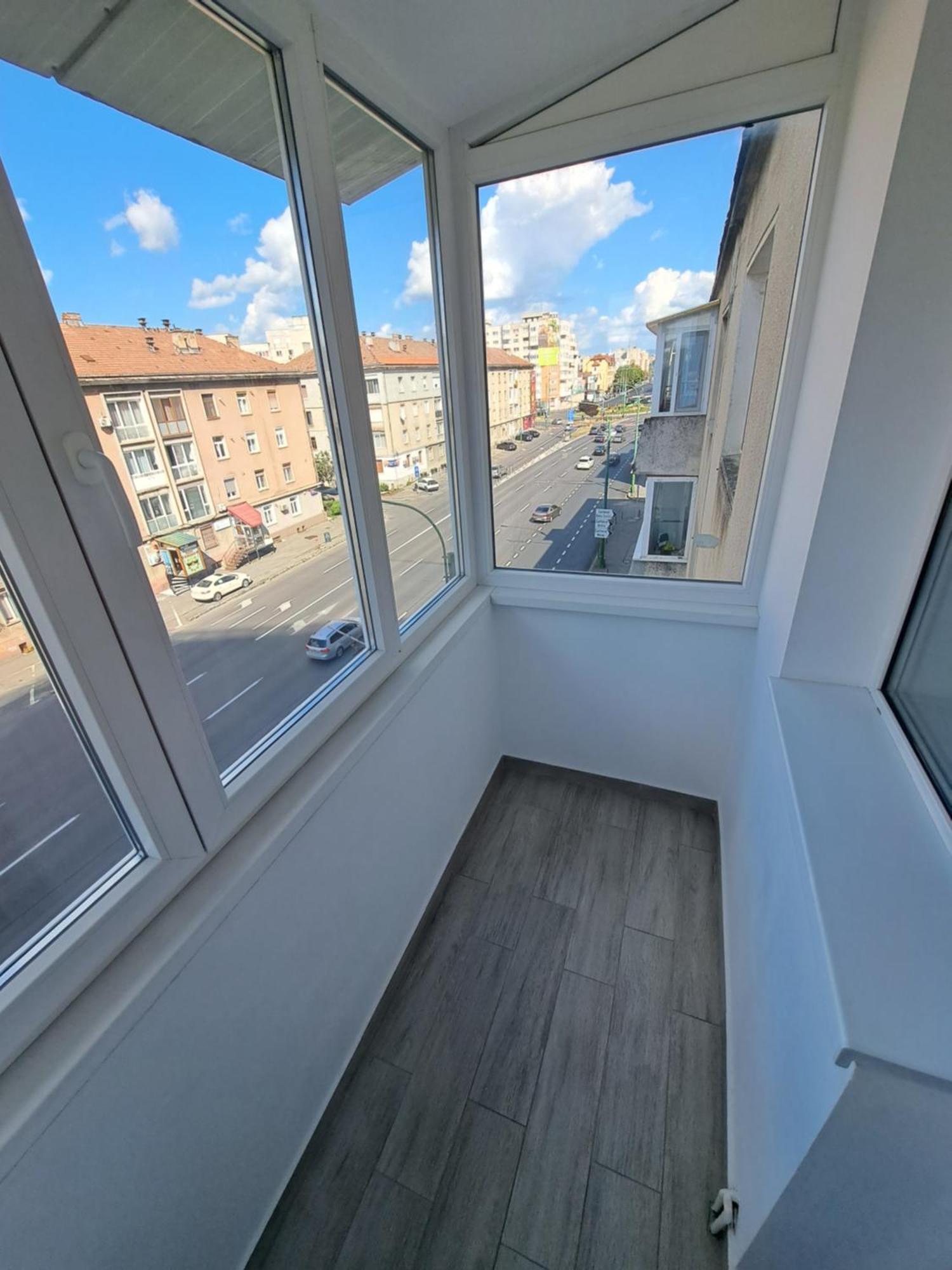 Garsoniera La Bulevard Braşov Exteriör bild